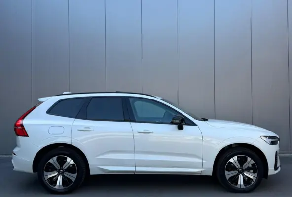 2.0 T6 Plug-in hybrid AWD Plus Dark Panorama|H/K Audio|Keyless