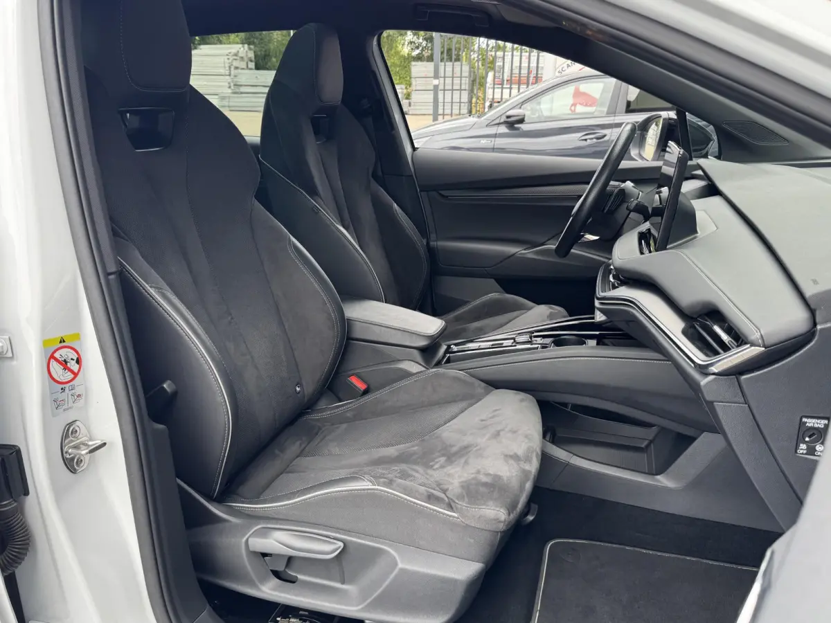 80 SPORTLINE (92% SOH) I GROOT ACCUPAKKET I WARMTEPOMP I NAVIGATIE I SCHUIF/KANTELDAK