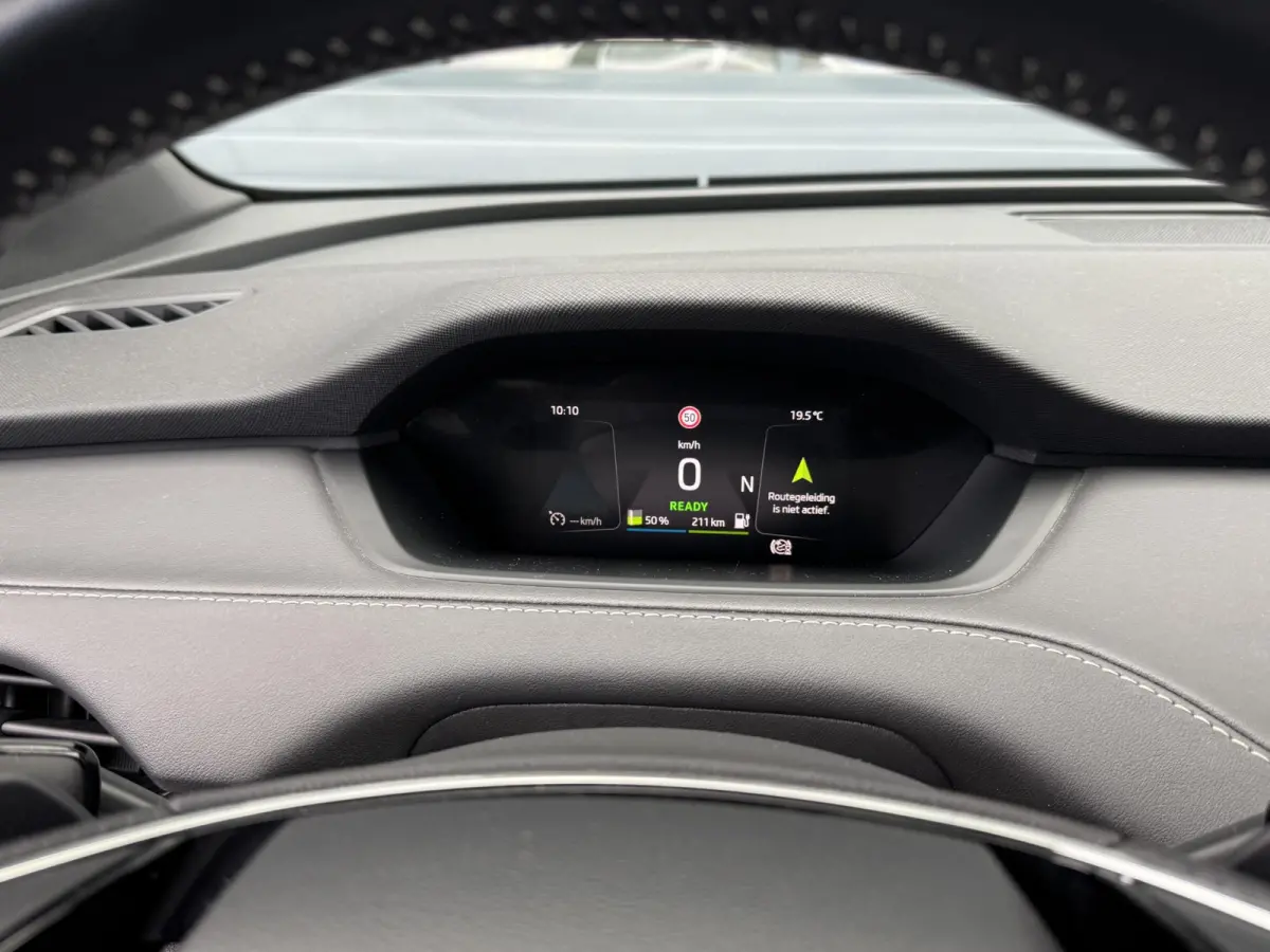 80 SPORTLINE (92% SOH) I GROOT ACCUPAKKET I WARMTEPOMP I NAVIGATIE I SCHUIF/KANTELDAK