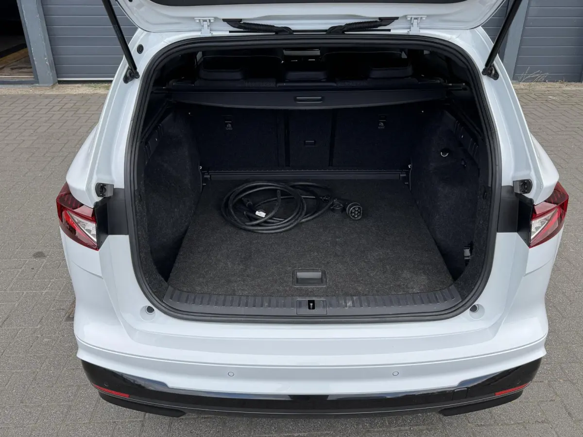 80 SPORTLINE (92% SOH) I GROOT ACCUPAKKET I WARMTEPOMP I NAVIGATIE I SCHUIF/KANTELDAK