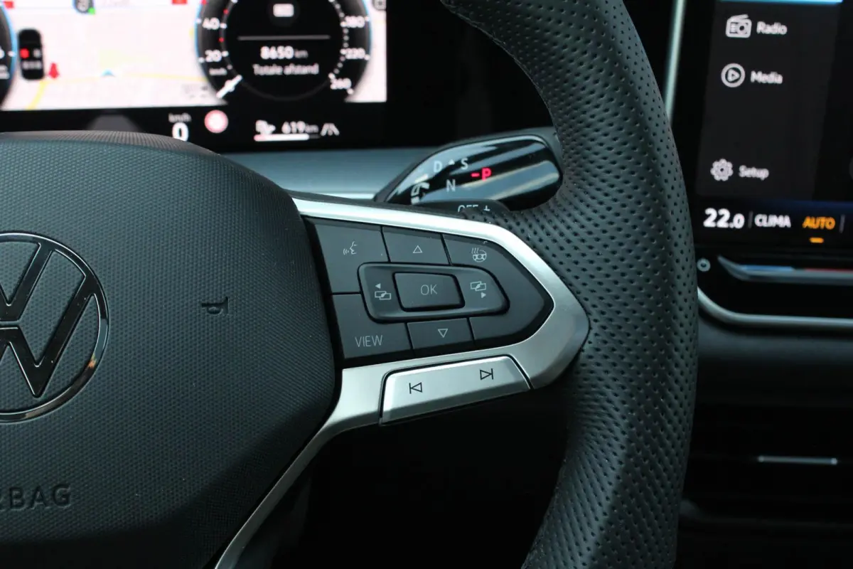 1.5 eHybrid 204pk R-Line Edition | Panoramadak | Trekhaak | Parkeer Assistent