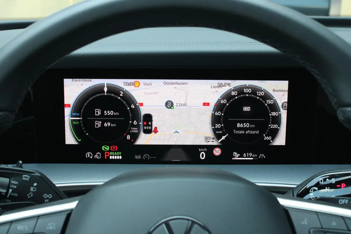 1.5 eHybrid 204pk R-Line Edition | Panoramadak | Trekhaak | Parkeer Assistent