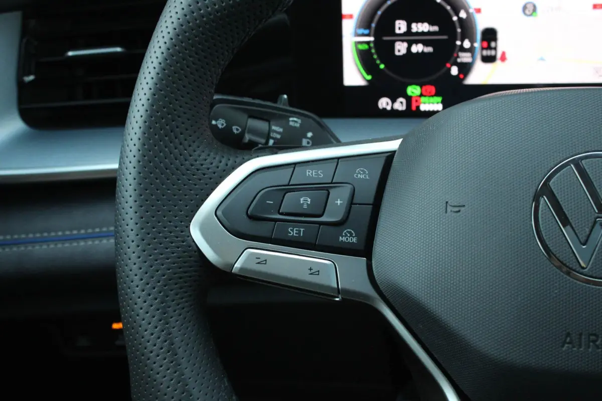 1.5 eHybrid 204pk R-Line Edition | Panoramadak | Trekhaak | Parkeer Assistent