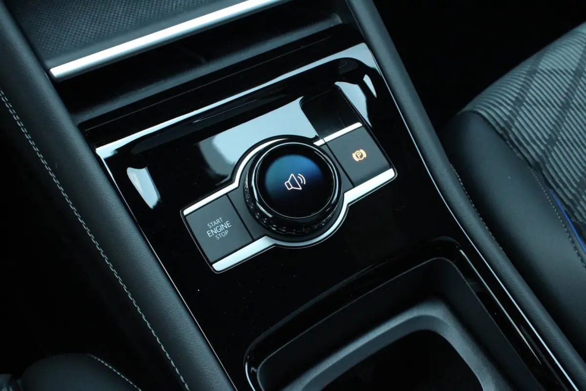 1.5 eHybrid 204pk R-Line Edition | Panoramadak | Trekhaak | Parkeer Assistent