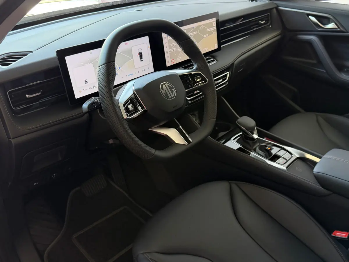 1.5 TGDI LUXURY PHEV PLUG-IN HYBRIDE | LEER | 272PK NIEUWE AUTO | >1.000 KM TOTAAL BEREIK | 360° CAMERA | ELEKTRISCHE ACHTERKLEP | STOEL/STUUR. VERWARMING | FULL LED | ELEKTRISCHE S