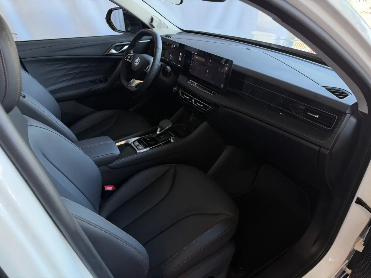 1.5 TGDI LUXURY PHEV PLUG-IN HYBRIDE | LEER | 272PK NIEUWE AUTO | >1.000 KM TOTAAL BEREIK | 360° CAMERA | ELEKTRISCHE ACHTERKLEP | STOEL/STUUR. VERWARMING | FULL LED | ELEKTRISCHE S