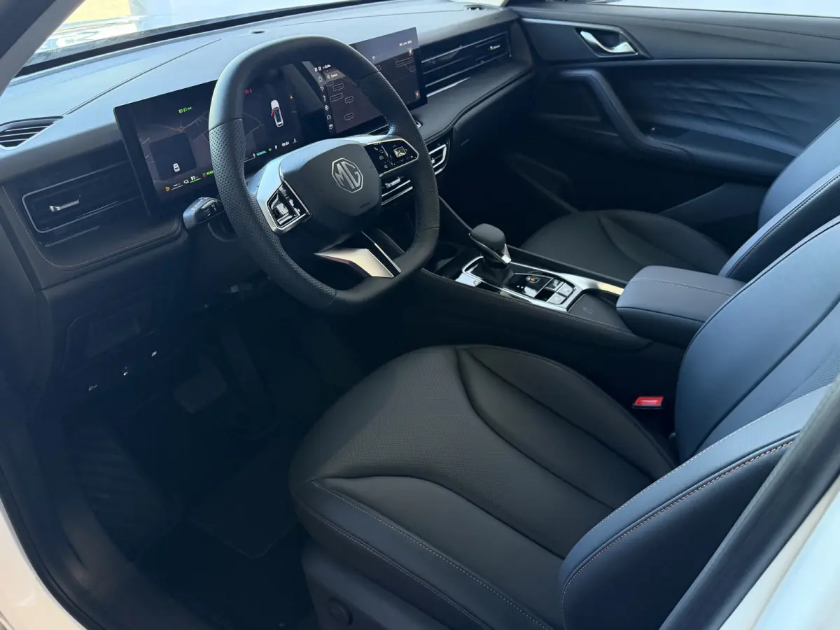 1.5 TGDI LUXURY PHEV PLUG-IN HYBRIDE | LEER | 272PK NIEUWE AUTO | >1.000 KM TOTAAL BEREIK | 360° CAMERA | ELEKTRISCHE ACHTERKLEP | STOEL/STUUR. VERWARMING | FULL LED | ELEKTRISCHE S