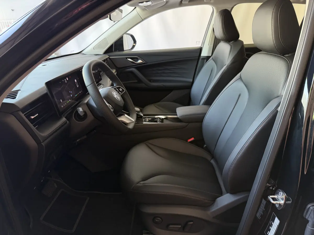 1.5 TGDI LUXURY PHEV PLUG-IN HYBRIDE | LEER | 272PK NIEUWE AUTO | >1.000 KM TOTAAL BEREIK | 360° CAMERA | ELEKTRISCHE ACHTERKLEP | STOEL/STUUR. VERWARMING | FULL LED | ELEKTRISCHE S