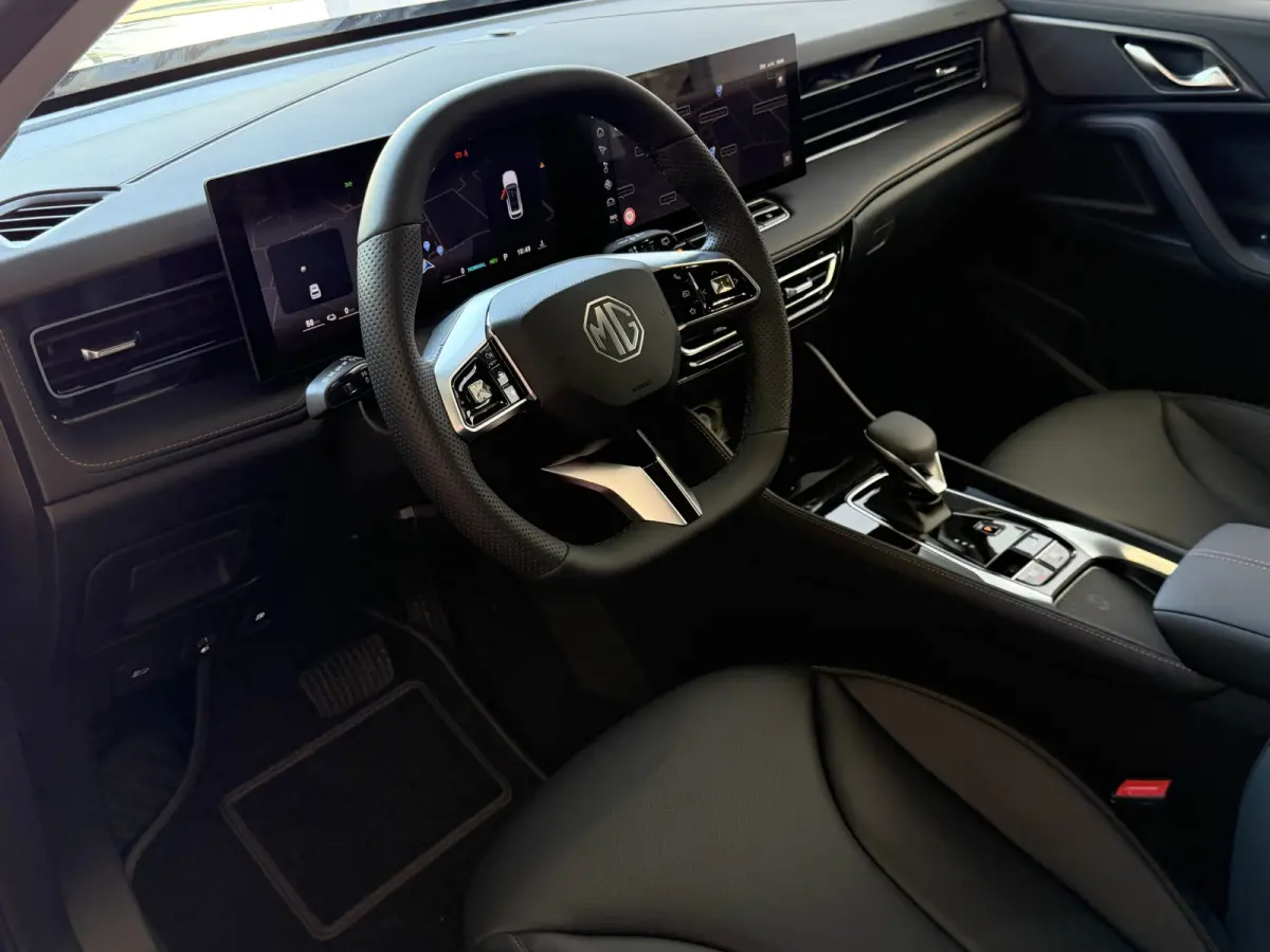 1.5 TGDI LUXURY PHEV PLUG-IN HYBRIDE | LEER | 272PK NIEUWE AUTO | >1.000 KM TOTAAL BEREIK | 360° CAMERA | ELEKTRISCHE ACHTERKLEP | STOEL/STUUR. VERWARMING | FULL LED | ELEKTRISCHE S