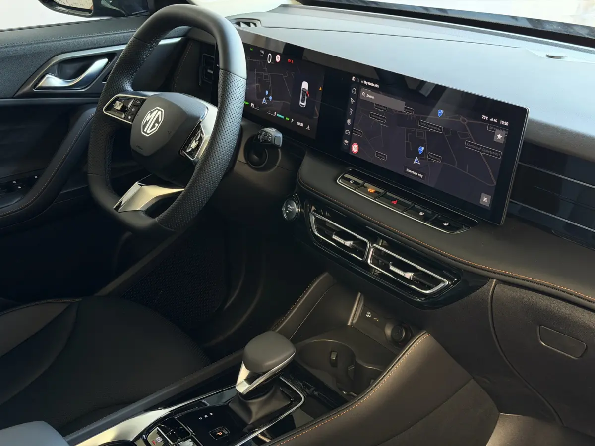 1.5 TGDI LUXURY PHEV PLUG-IN HYBRIDE | LEER | 272PK NIEUWE AUTO | >1.000 KM TOTAAL BEREIK | 360° CAMERA | ELEKTRISCHE ACHTERKLEP | STOEL/STUUR. VERWARMING | FULL LED | ELEKTRISCHE S