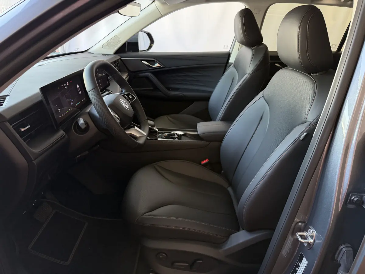 1.5 TGDI LUXURY PHEV PLUG-IN HYBRIDE | LEER | 272PK NIEUWE AUTO | >1.000 KM TOTAAL BEREIK | 360° CAMERA | ELEKTRISCHE ACHTERKLEP | STOEL/STUUR. VERWARMING | FULL LED | ELEKTRISCHE S