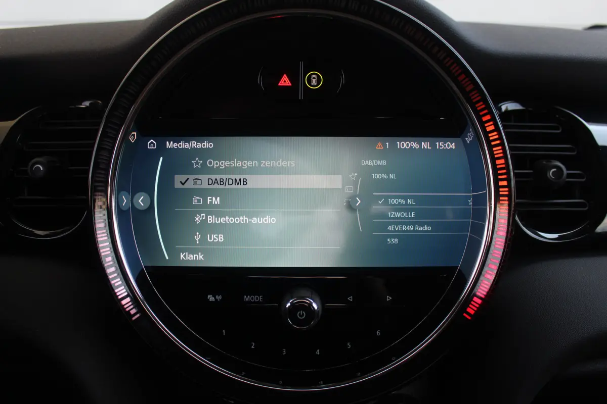 1.5 One Business Edition | Camera | Half Leder | Navigatie | CarPlay | LED | 16" LMV | Camera | Half Leder | Navigatie | CarPlay | LED | 16" LMV |