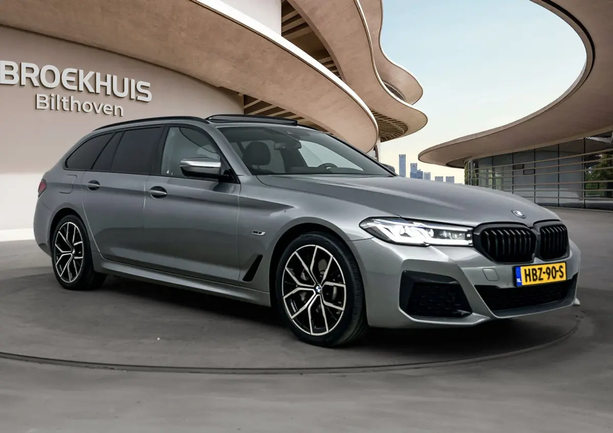 530e xDrive Business Edition Plus | 19 inch LM Y-spaak (styling 845 M) Bicolor Jet Black | Achteruitrij assistent | Achteruitrijcamera