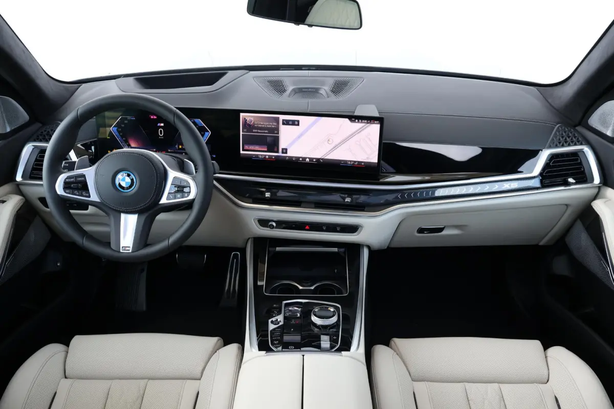 xDrive50e High Executive | M Sportpakket Pro | Innovation Pack | Professional Pack | Exclusive Pack | Panoramadak