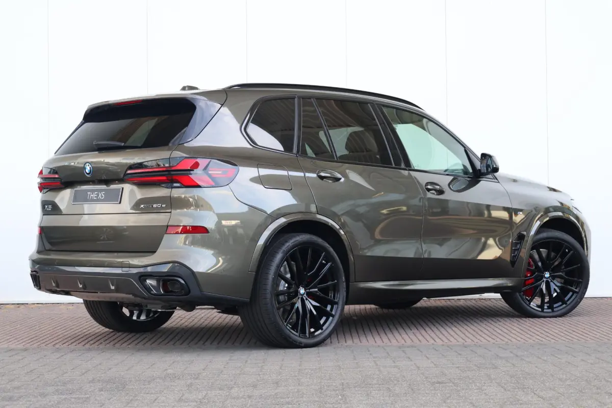 xDrive50e High Executive | M Sportpakket Pro | Innovation Pack | Professional Pack | Exclusive Pack | Panoramadak