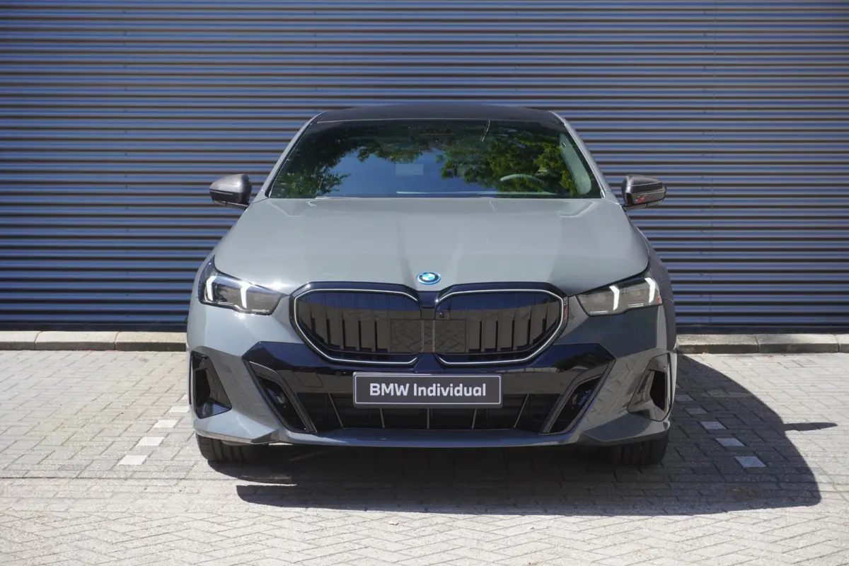 550e xDrive M Sportpakket Pro | Innovation Pack | Comfort Pack | Travel Pack | Parking Assistent Professional | Driving Assistent Professional