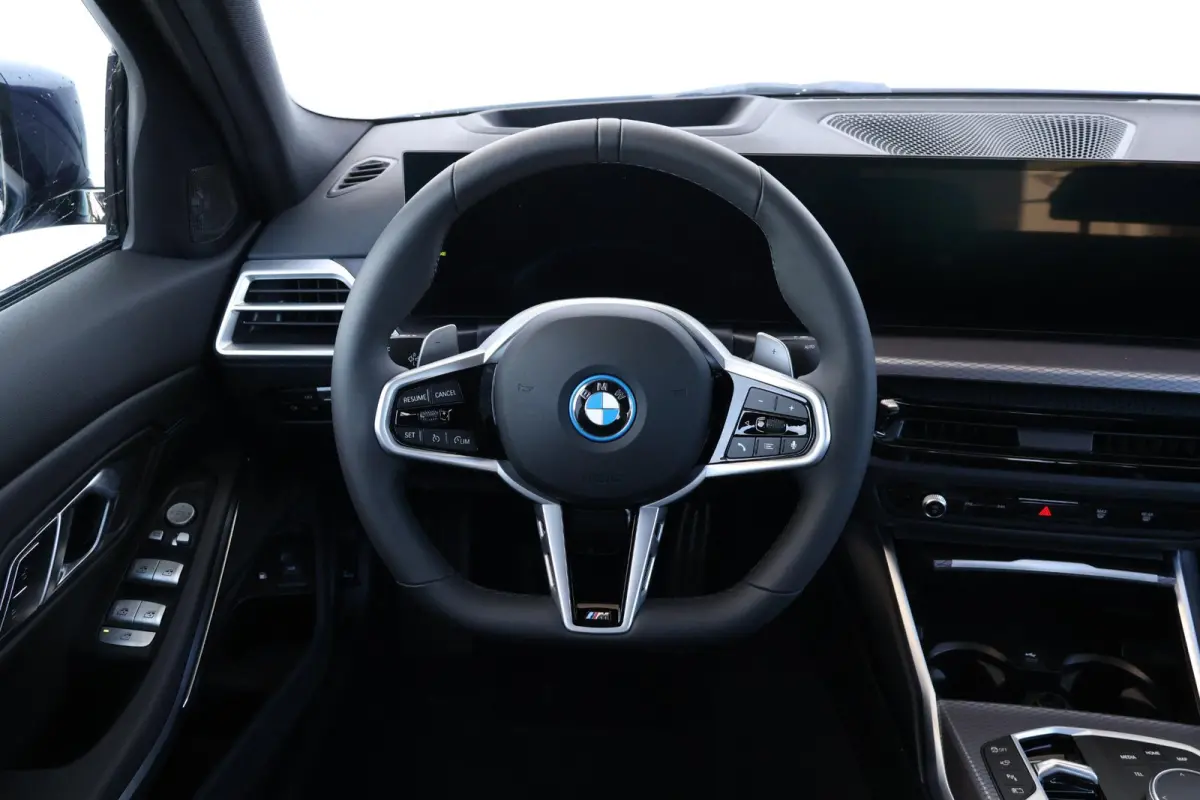 330e M Sportpakket Pro | Comfort Pack | Innovation Pack | Harman Kardon