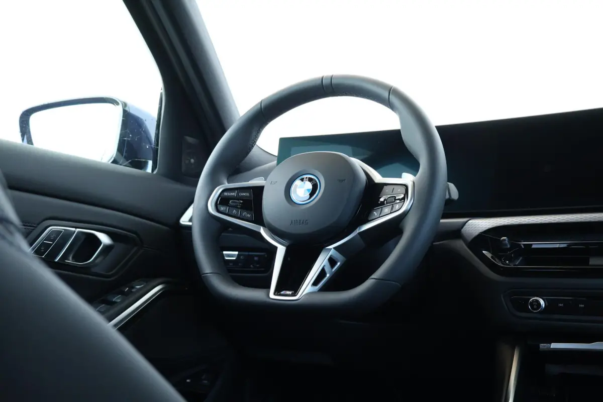 330e M Sportpakket Pro | Comfort Pack | Innovation Pack | Harman Kardon