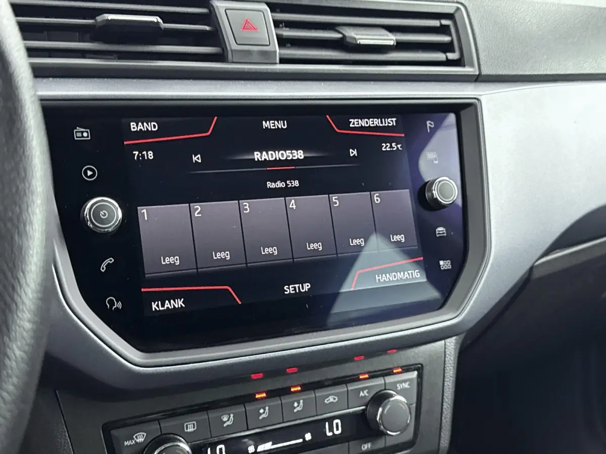 1.0 TSI Style Business Intense | KEYLESS | CLIMATE CONTROL | ADAPTIEF CRUISECONTROL | LMV | CAMERA |