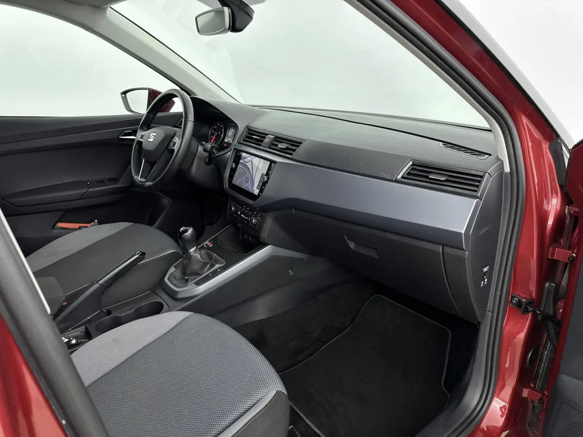 1.0 TSI Style Business Intense | KEYLESS | CLIMATE CONTROL | ADAPTIEF CRUISECONTROL | LMV | CAMERA |