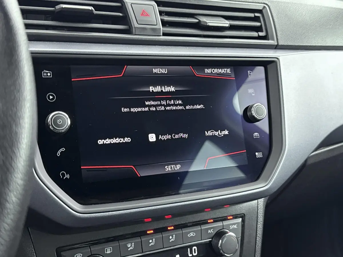 1.0 TSI Style Business Intense | KEYLESS | CLIMATE CONTROL | ADAPTIEF CRUISECONTROL | LMV | CAMERA |