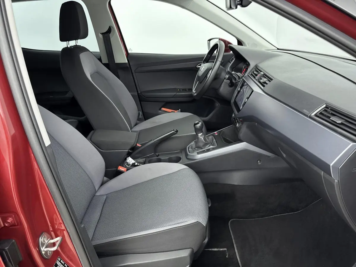 1.0 TSI Style Business Intense | KEYLESS | CLIMATE CONTROL | ADAPTIEF CRUISECONTROL | LMV | CAMERA |