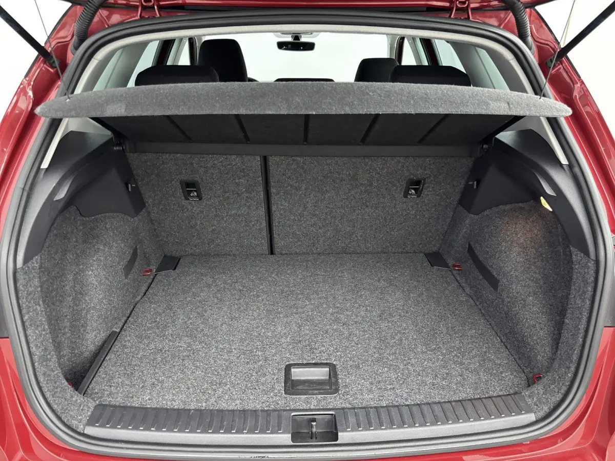 1.0 TSI Style Business Intense | KEYLESS | CLIMATE CONTROL | ADAPTIEF CRUISECONTROL | LMV | CAMERA |