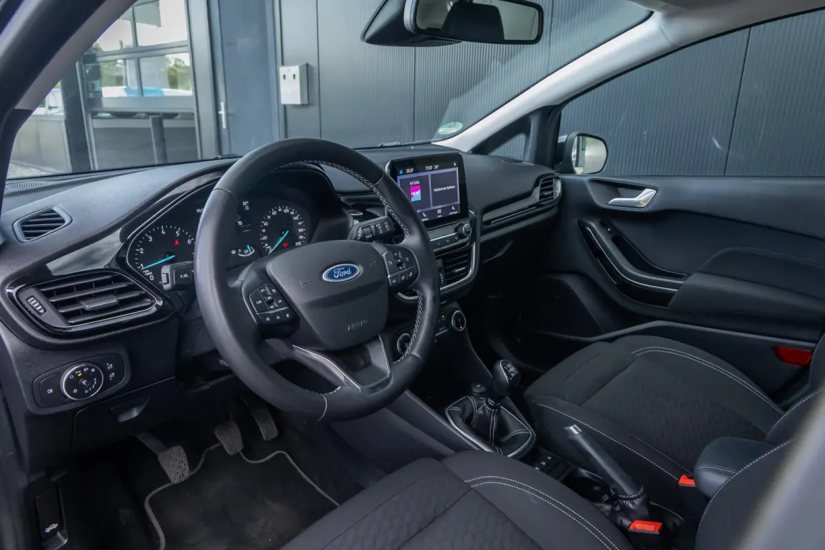 1.0 EcoBoost Hybrid Titanium | Led verlichting | Winter-pack | Apple carplay / andriod auto | Keyless entry