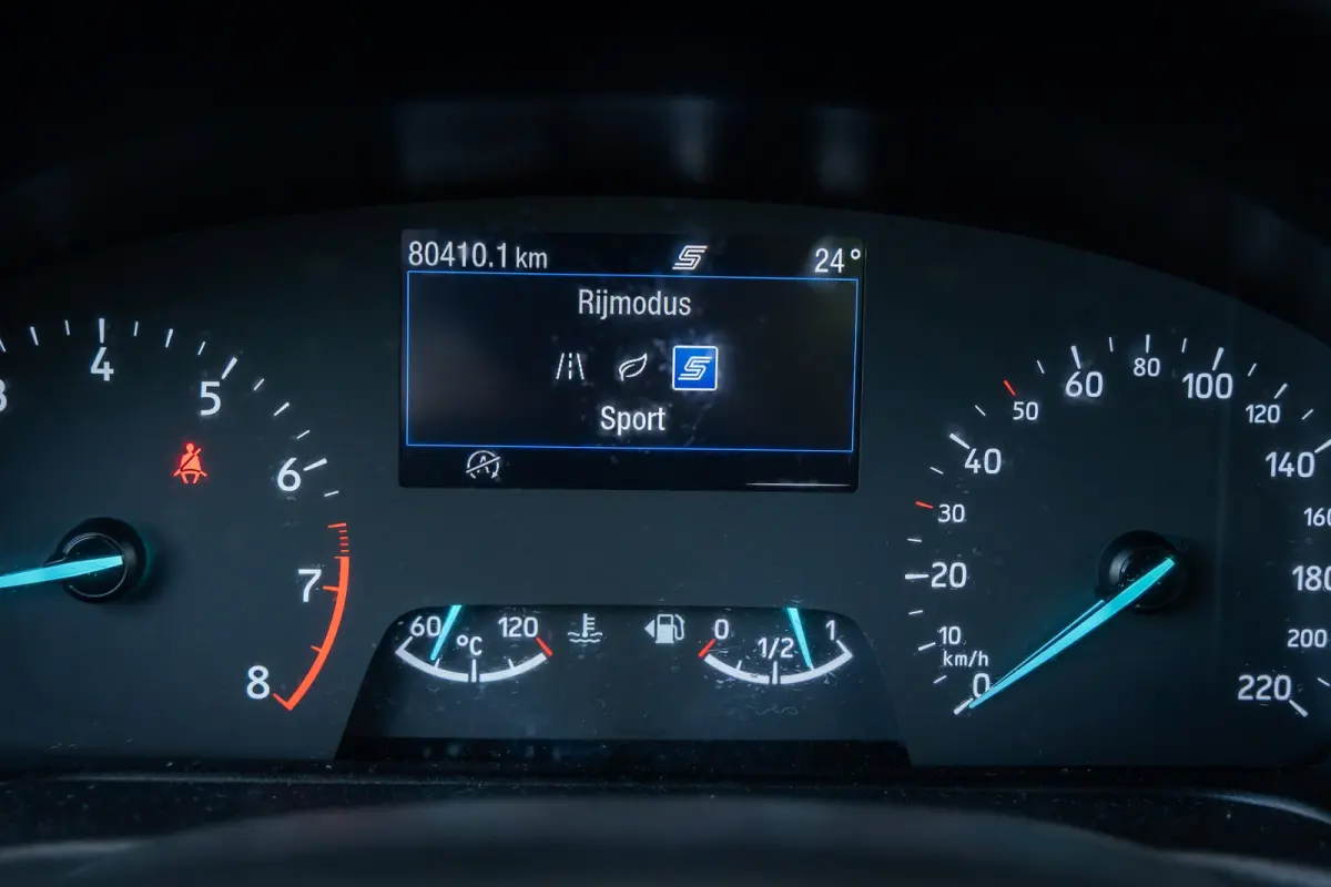 1.0 EcoBoost Hybrid Titanium | Led verlichting | Winter-pack | Apple carplay / andriod auto | Keyless entry
