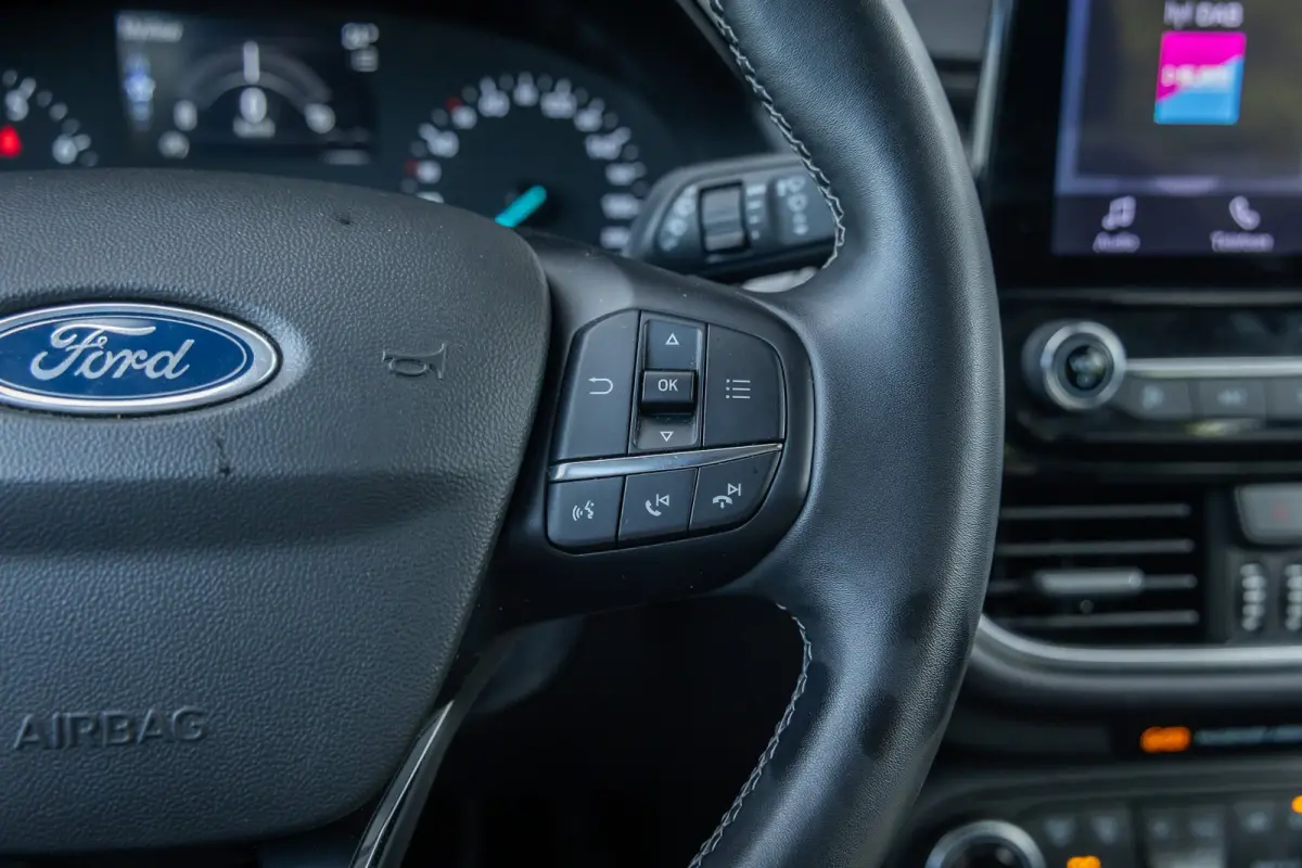 1.0 EcoBoost Hybrid Titanium | Led verlichting | Winter-pack | Apple carplay / andriod auto | Keyless entry