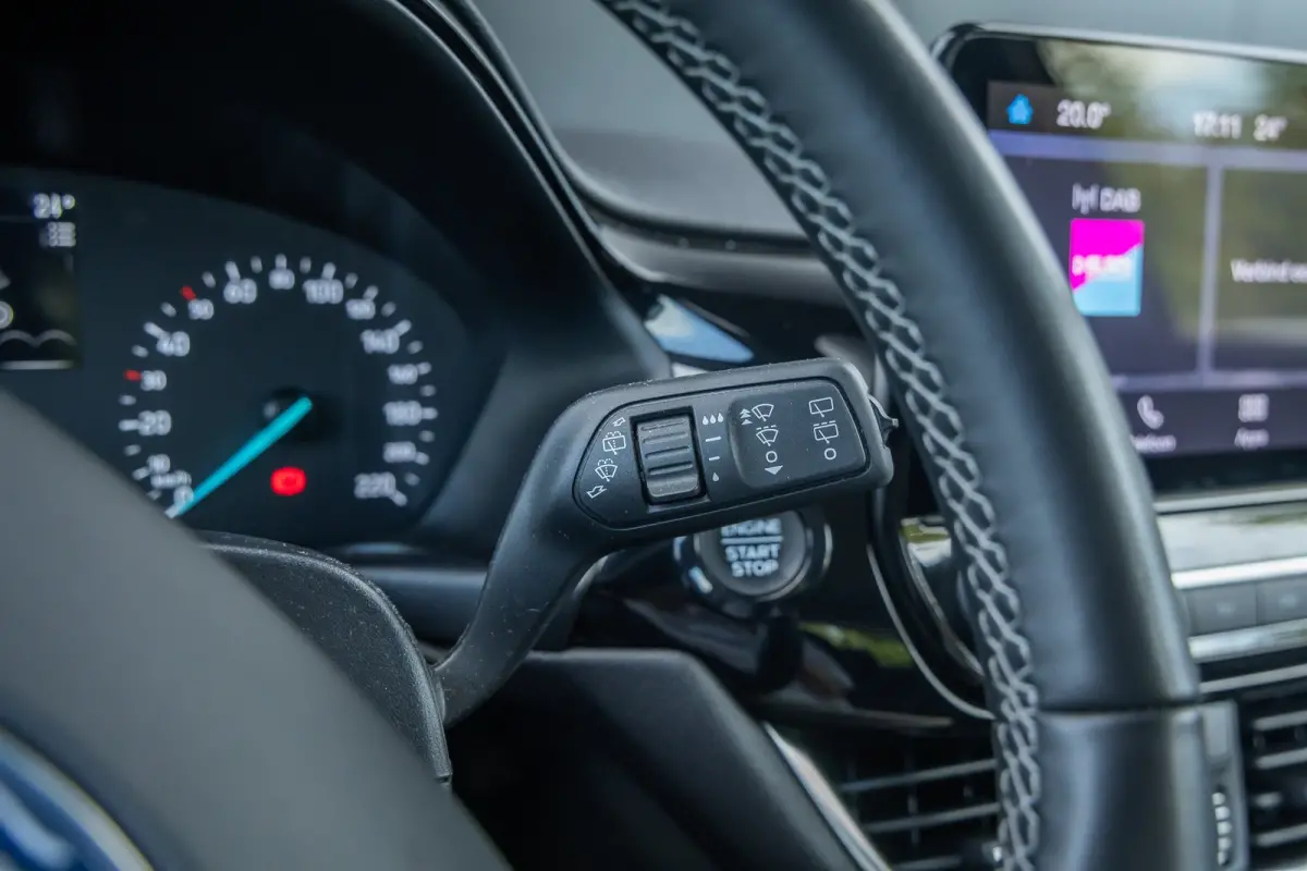 1.0 EcoBoost Hybrid Titanium | Led verlichting | Winter-pack | Apple carplay / andriod auto | Keyless entry