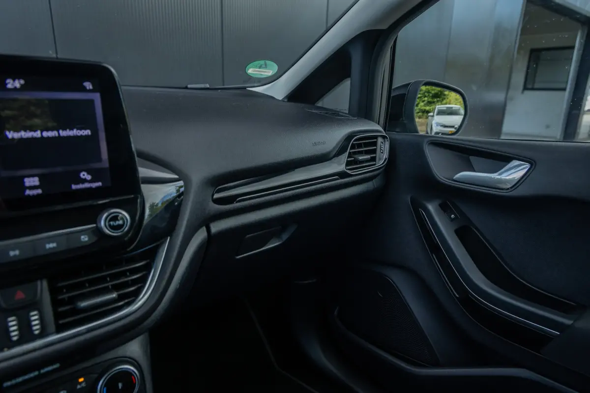 1.0 EcoBoost Hybrid Titanium | Led verlichting | Winter-pack | Apple carplay / andriod auto | Keyless entry