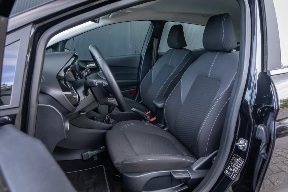 1.0 EcoBoost Hybrid Titanium | Led verlichting | Winter-pack | Apple carplay / andriod auto | Keyless entry