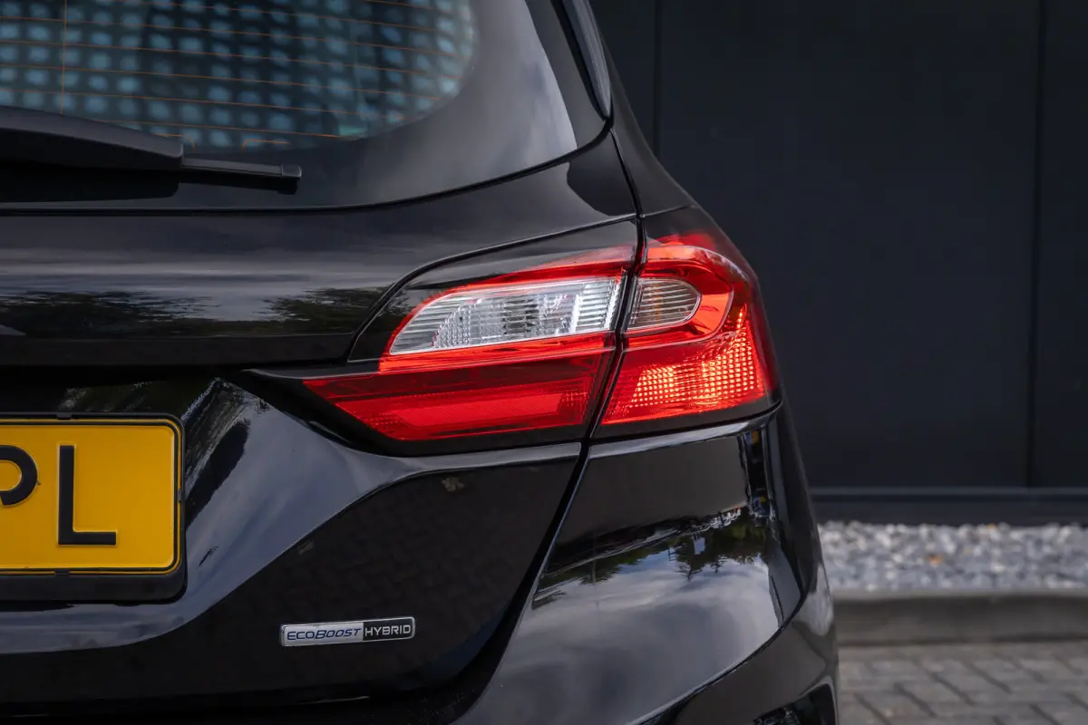 1.0 EcoBoost Hybrid Titanium | Led verlichting | Winter-pack | Apple carplay / andriod auto | Keyless entry