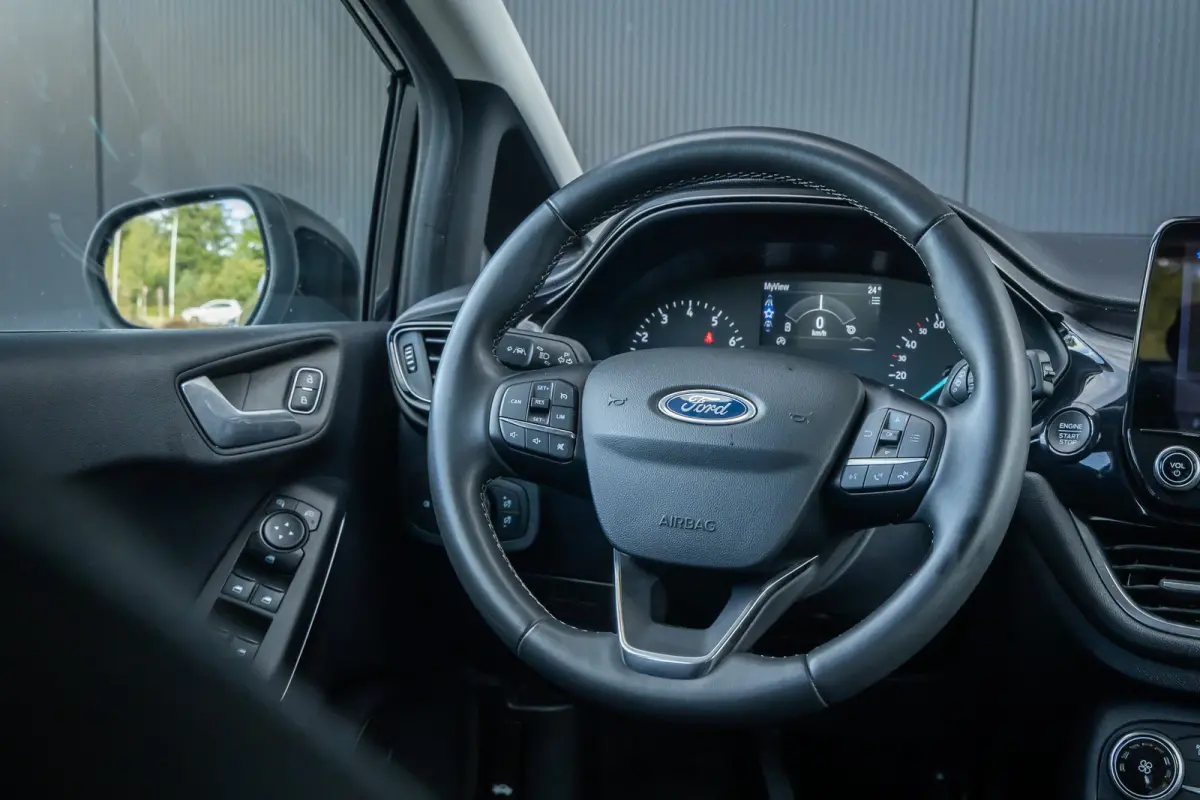 1.0 EcoBoost Hybrid Titanium | Led verlichting | Winter-pack | Apple carplay / andriod auto | Keyless entry