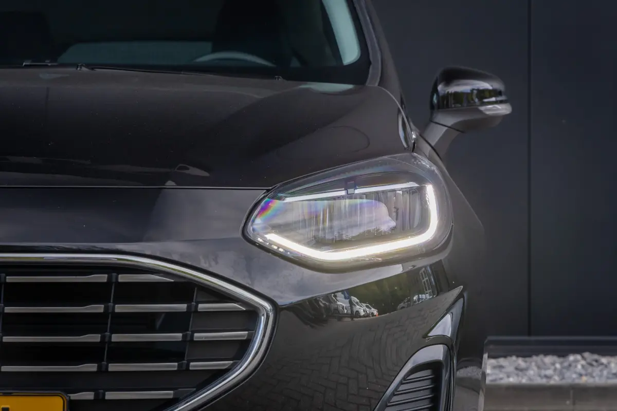 1.0 EcoBoost Hybrid Titanium | Led verlichting | Winter-pack | Apple carplay / andriod auto | Keyless entry