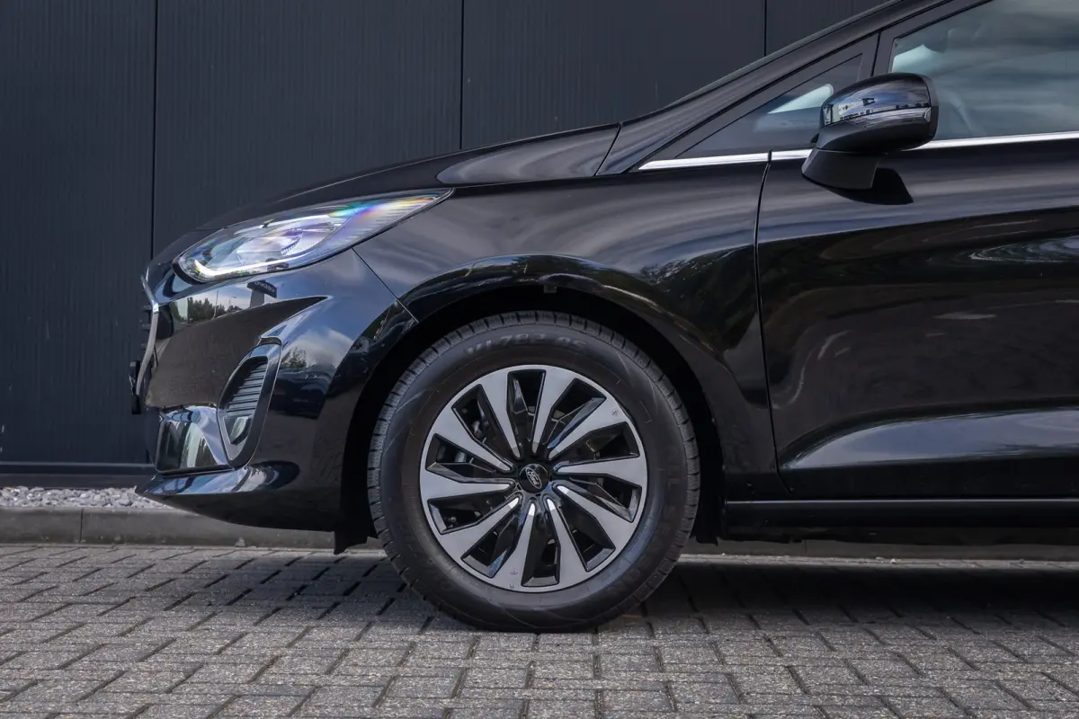 1.0 EcoBoost Hybrid Titanium | Led verlichting | Winter-pack | Apple carplay / andriod auto | Keyless entry