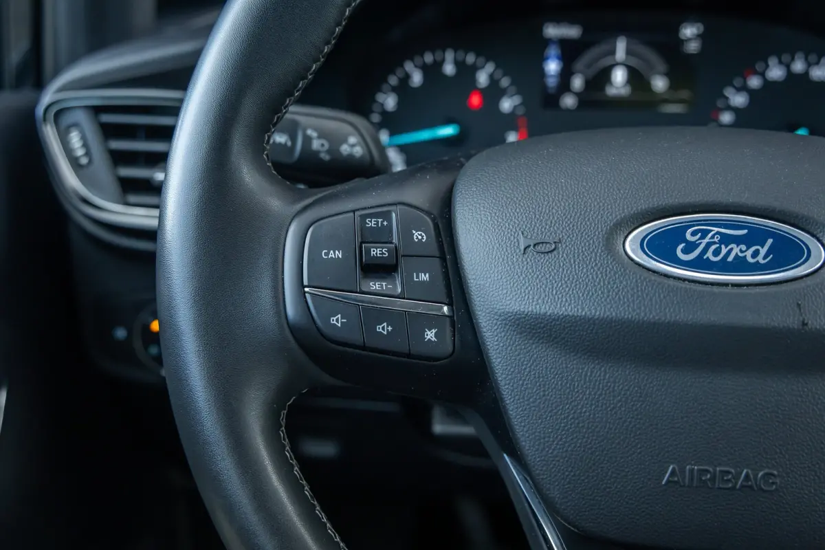 1.0 EcoBoost Hybrid Titanium | Led verlichting | Winter-pack | Apple carplay / andriod auto | Keyless entry