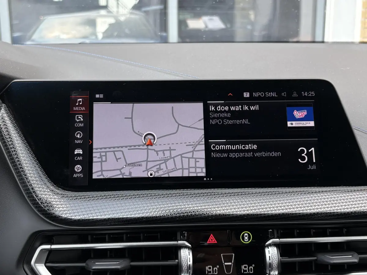 118i Business Edition Plus M-SPORT/MISANO BLUE/CARPLAY/LED/LEER