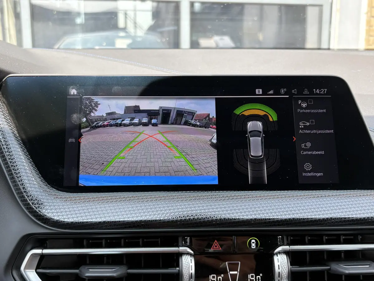 118i Business Edition Plus M-SPORT/MISANO BLUE/CARPLAY/LED/LEER