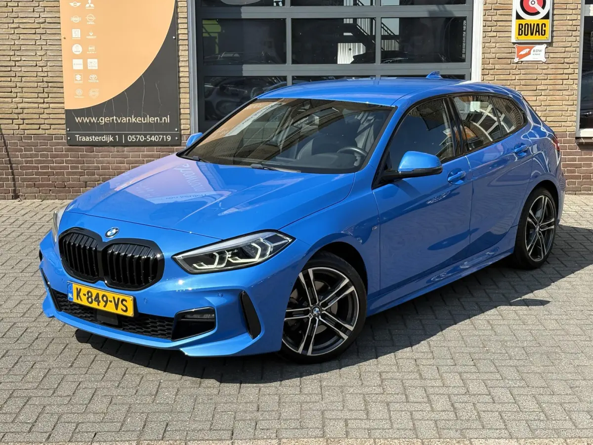 118i Business Edition Plus M-SPORT/MISANO BLUE/CARPLAY/LED/LEER