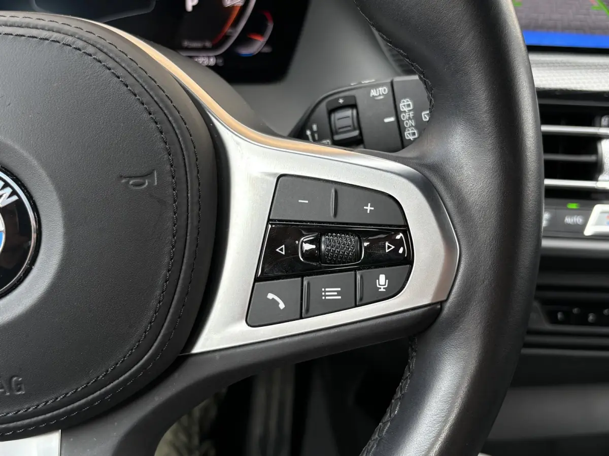 118i Business Edition Plus M-SPORT/MISANO BLUE/CARPLAY/LED/LEER