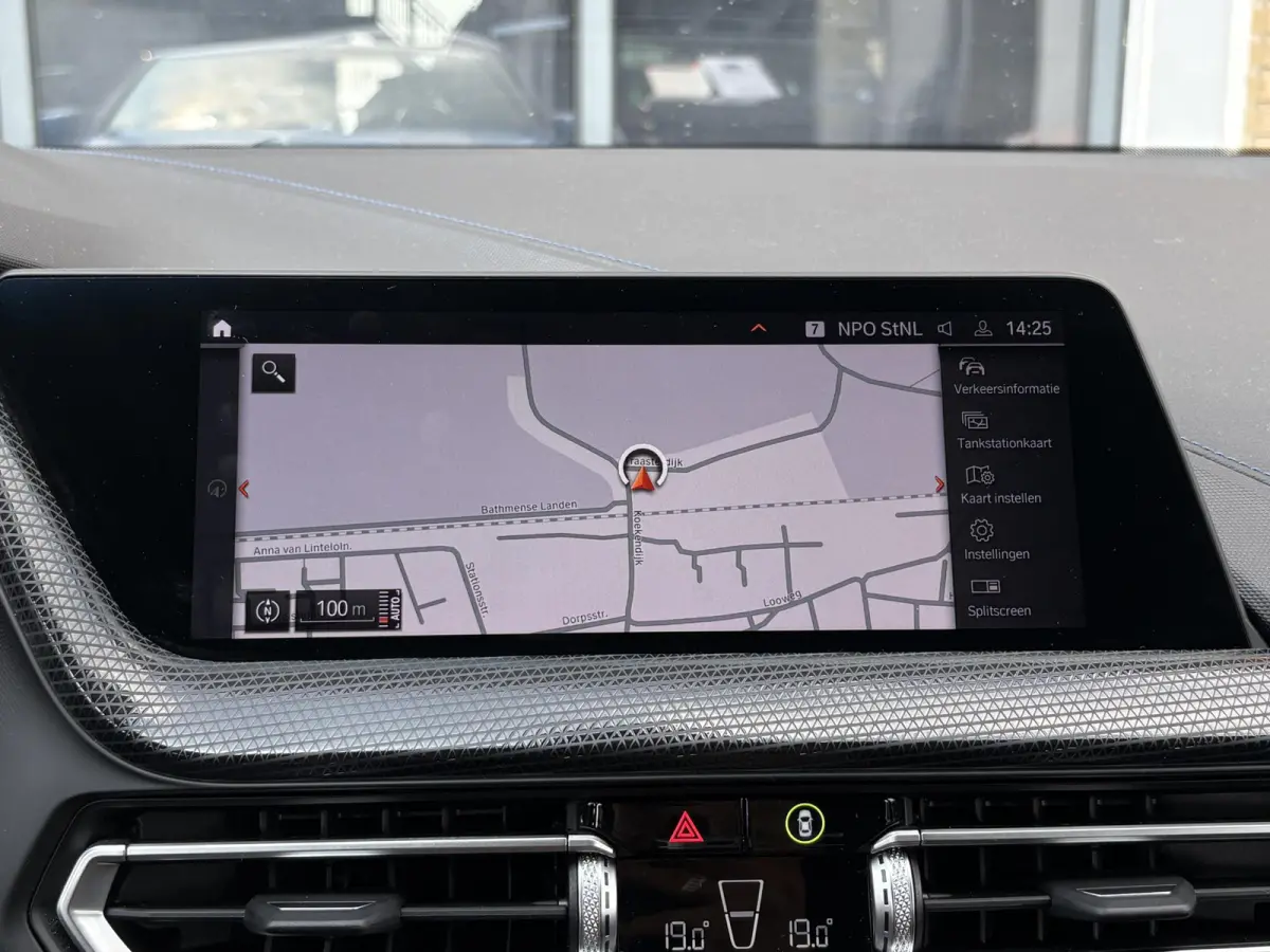 118i Business Edition Plus M-SPORT/MISANO BLUE/CARPLAY/LED/LEER