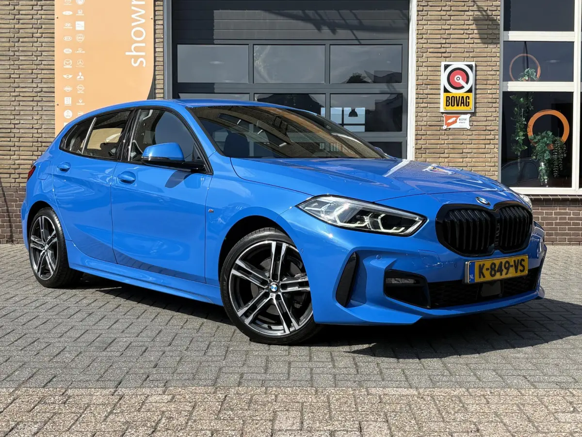 118i Business Edition Plus M-SPORT/MISANO BLUE/CARPLAY/LED/LEER