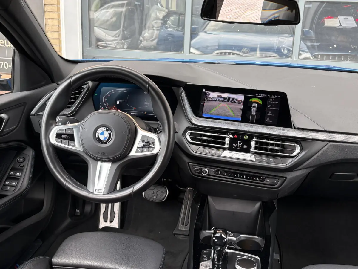 118i Business Edition Plus M-SPORT/MISANO BLUE/CARPLAY/LED/LEER