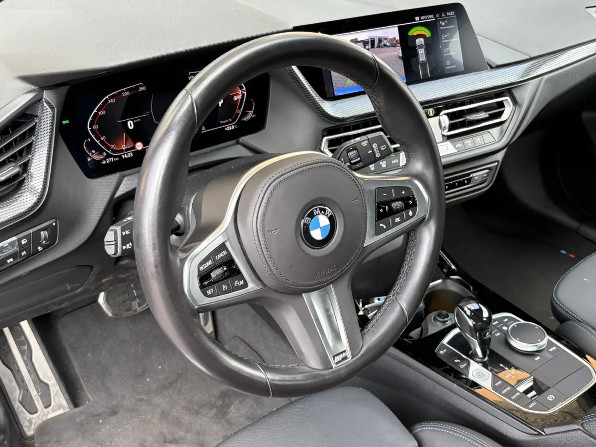 118i Business Edition Plus M-SPORT/MISANO BLUE/CARPLAY/LED/LEER