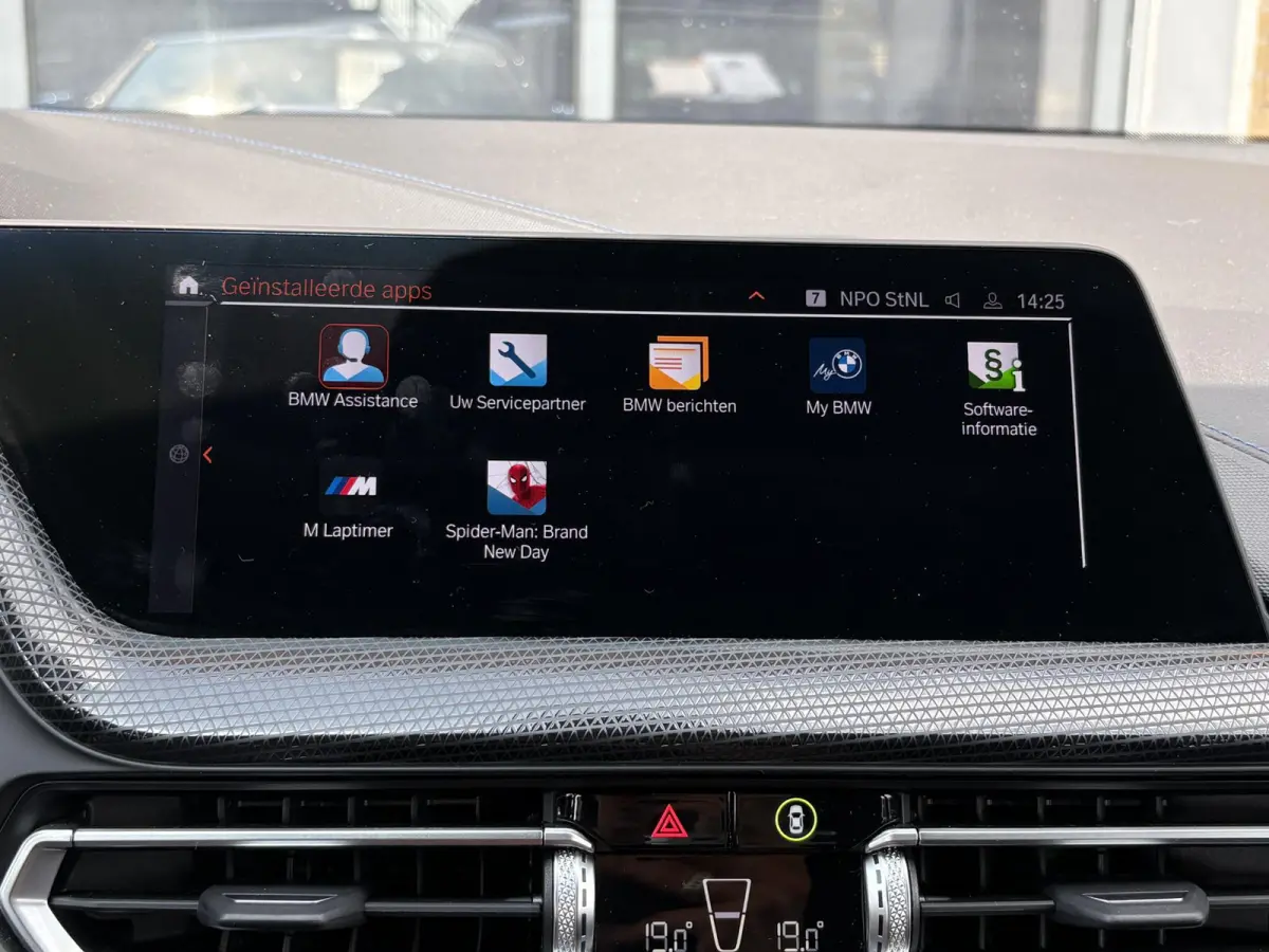 118i Business Edition Plus M-SPORT/MISANO BLUE/CARPLAY/LED/LEER