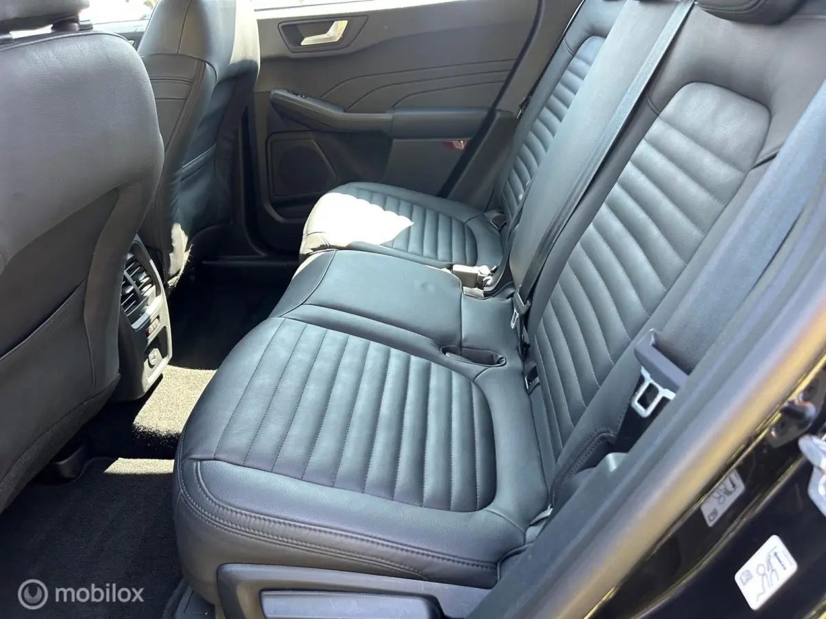 2.5 PHEV Titanium Leer