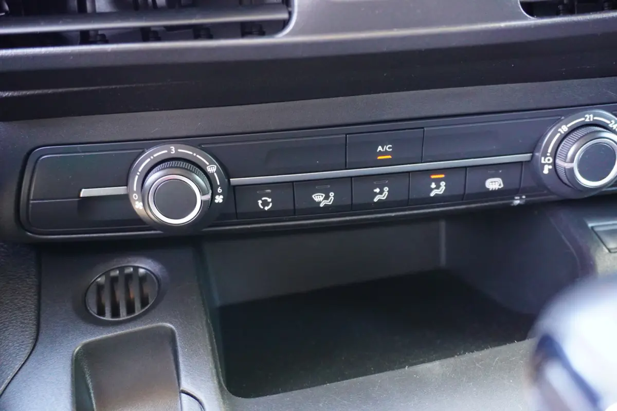 L2 Maxi Long Asphalt Trekhaak Apple Carplay Cruise control Airco