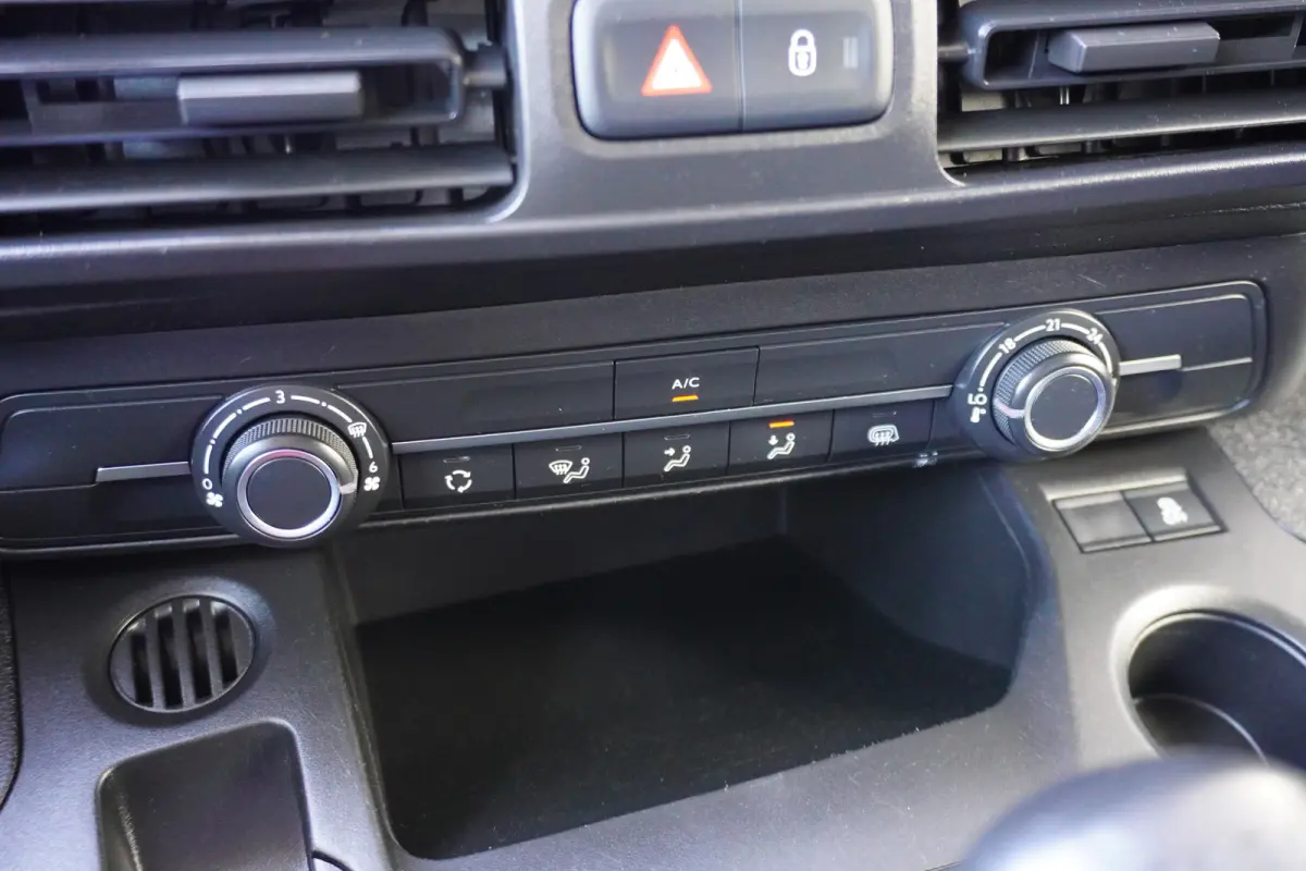 L2 Maxi Long Asphalt Trekhaak Apple Carplay Cruise control Airco